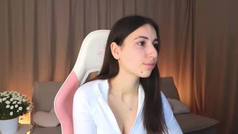 lesliestein online show from November 5, 2025, 1:33 pm