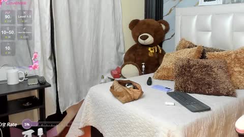 Snapshot of lesly_w chatting on January 7, 2025, 4:48 pm I am here from Monday to Friday from 730 am to 130 pm Colombia time and saturday from 500 am to 1000 am .... Soon Blue page online show from January 7, 2025, 4:48 pm
