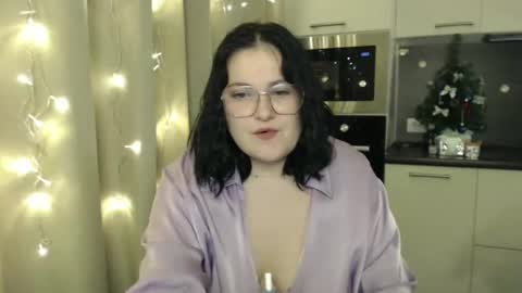 Snapshot of lesssi_ chatting on December 27, 2024, 4:04 am Alison online show from December 27, 2024, 4:04 am