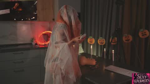 Hi my name is Lessy I am 18 years old. Im new here but I really like making new acquaintances online show from October 30, 2025, 2:24 am