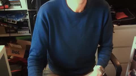 Snapshot of lestat_82 chatting on November 3, 2025, 3:35 pm Vampiro Diurno online show from November 3, 2025, 3:35 pm