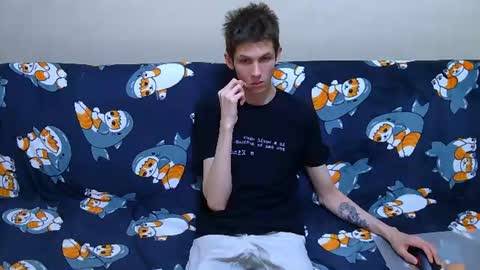 lester_broo online show from June 17, 2026, 9:49 pm