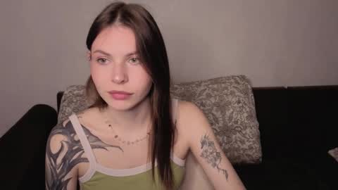 Snapshot of let_me_seee chatting on September 25, 2025, 1:59 pm Fiona online show from September 25, 2025, 1:59 pm