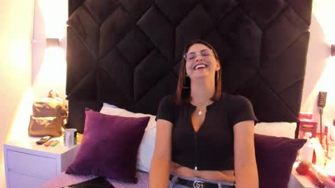 letiziia online show from February 3, 2025, 8:24 pm