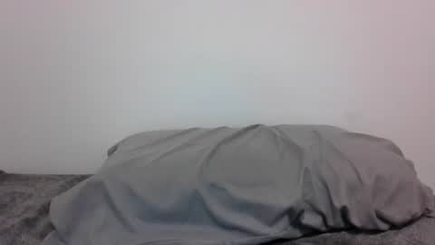 Snapshot of lets_play143 chatting on March 26, 2026, 4:51 am lets_play143 online show from March 26, 2026, 4:51 am