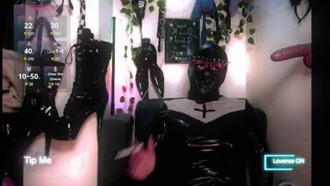 Snapshot of letsdoitbabez chatting on October 18, 2025, 11:11 am Julian Mask online show from October 18, 2025, 11:11 am