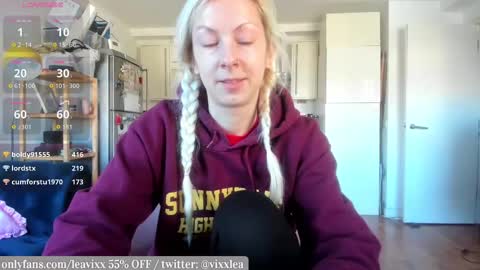 Snapshot of leusee chatting on March 5, 2026, 9:49 am LeaVixx online show from March 5, 2026, 9:49 am