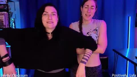 Snapshot of levity_opossum chatting on November 20, 2025, 10:31 pm Levity online show from November 20, 2025, 10:31 pm