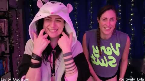 Snapshot of levity_opossum chatting on December 4, 2025, 11:24 pm Levity online show from December 4, 2025, 11:24 pm