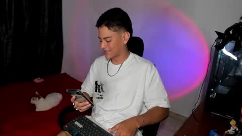 Snapshot of levy_steve chatting on December 17, 2025, 10:32 am LevySteven online show from December 17, 2025, 10:32 am