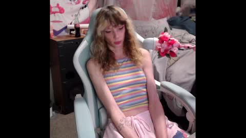 Snapshot of lewdy_booty chatting on December 23, 2024, 11:28 pm lewdy booty online show from December 23, 2024, 11:28 pm