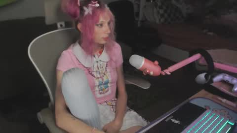 Snapshot of lewdy_booty chatting on October 18, 2025, 5:32 am lewdy booty online show from October 18, 2025, 5:32 am