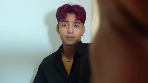 i  am lewis ly EDUARDO MEMDOZA15 online show from February 18, 2026, 12:01 pm