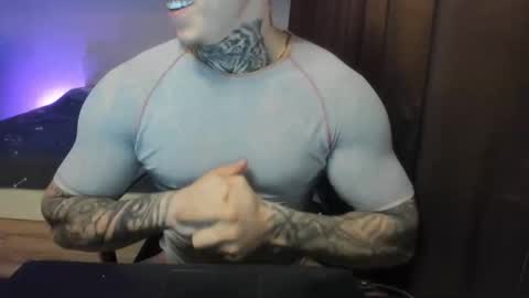 Snapshot of lewis_muscleee chatting on March 18, 2026, 5:49 pm blablablack online show from March 18, 2026, 5:49 pm
