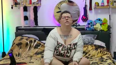 Lexi und Lex online show from November 24, 2025, 7:19 am