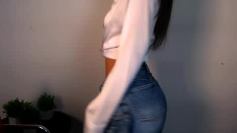 Alexia online show from May 30, 2026, 12:57 pm