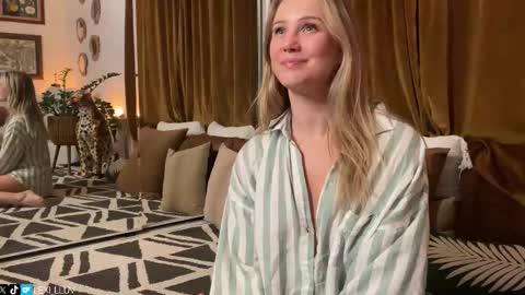 Snapshot of lexi_luv chatting on February 15, 2026, 5:26 am Lexi online show from February 15, 2026, 5:26 am