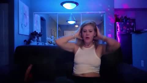 Lexi online show from November 22, 2025, 3:49 am