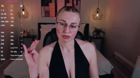 Lexy - Follow me online show from November 25, 2025, 6:46 am