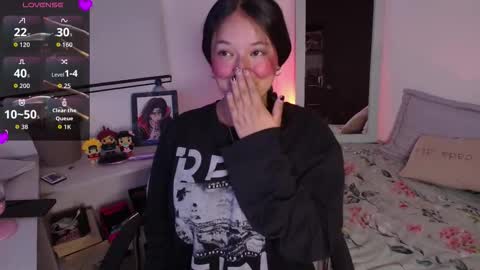 Lexie Thompson   8pm  0000am -5 online show from November 4, 2025, 12:21 am