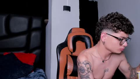 Snapshot of lexie_n_nate chatting on January 22, 2025, 5:26 am Lixie And Nte online show from January 22, 2025, 5:26 am