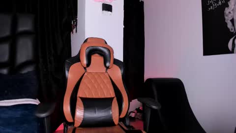 Snapshot of lexie_n_nate chatting on March 1, 2025, 5:42 am Lixie And Nte online show from March 1, 2025, 5:42 am