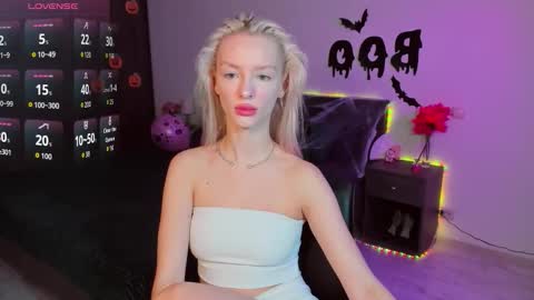Snapshot of lexieblonde chatting on October 20, 2025, 5:41 am lexieblonde online show from October 20, 2025, 5:41 am