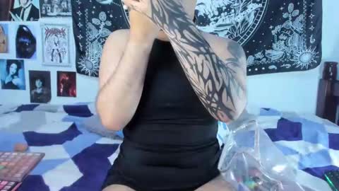 Snapshot of lexxxx_2 chatting on February 13, 2025, 8:45 pm LEXXY online show from February 13, 2025, 8:45 pm