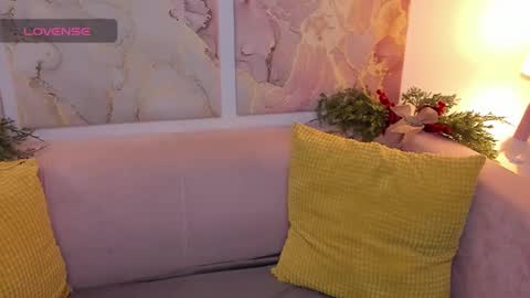 lexxxyone online show from December 18, 2024, 2:17 pm