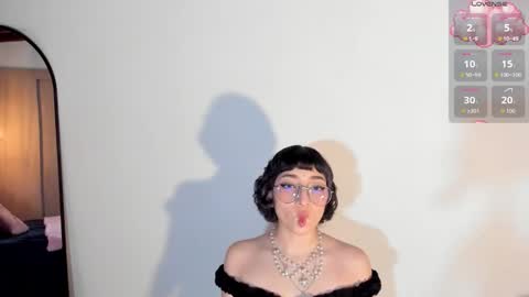 Snapshot of lexy_bluu chatting on November 19, 2025, 10:43 pm Lexy online show from November 19, 2025, 10:43 pm