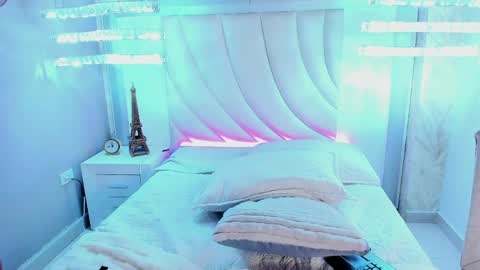 Lexy Love   online show from April 23, 2026, 9:06 pm