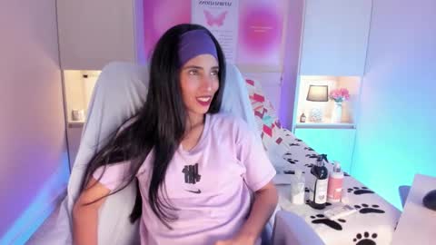 Snapshot of lexyquinn_ chatting on February 3, 2026, 4:10 am L I A online show from February 3, 2026, 4:10 am