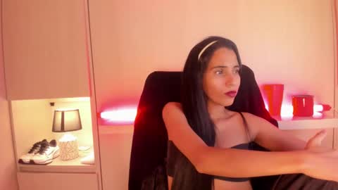 Snapshot of lexyquinn_ chatting on February 5, 2026, 4:17 am L I A online show from February 5, 2026, 4:17 am