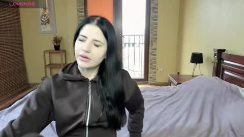 lexyswett online show from October 15, 2025, 6:35 am