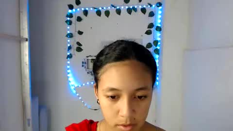 Snapshot of ley_blus1 chatting on December 3, 2024, 5:42 am lolita online show from December 3, 2024, 5:42 am