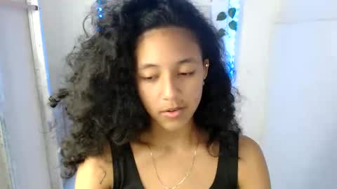 Snapshot of ley_blus1 chatting on December 5, 2024, 5:04 am lolita online show from December 5, 2024, 5:04 am