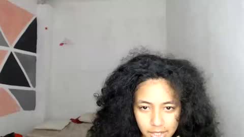 Snapshot of ley_blus1 chatting on December 19, 2024, 4:45 am lolita online show from December 19, 2024, 4:45 am