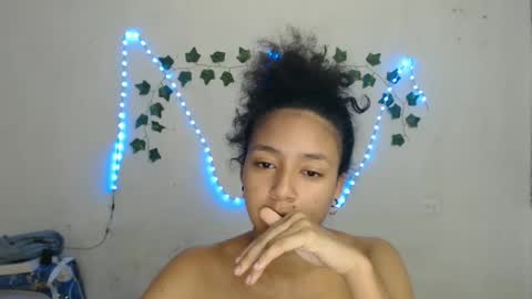 Snapshot of ley_blus1 chatting on January 8, 2025, 4:33 pm lolita online show from January 8, 2025, 4:33 pm