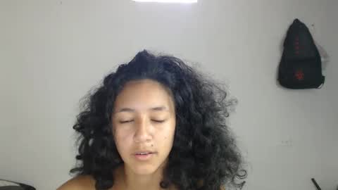 Snapshot of ley_blus1 chatting on February 5, 2025, 4:03 pm lolita online show from February 5, 2025, 4:03 pm