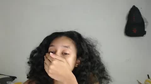 Snapshot of ley_blus1 chatting on February 6, 2025, 7:35 am lolita online show from February 6, 2025, 7:35 am