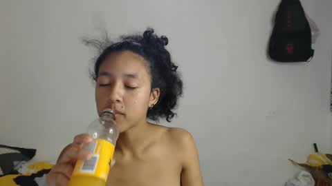 Snapshot of ley_blus1 chatting on February 6, 2025, 1:43 pm lolita online show from February 6, 2025, 1:43 pm