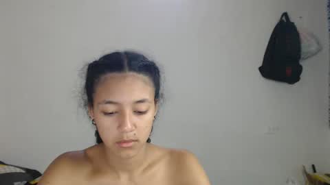 Snapshot of ley_blus1 chatting on February 10, 2025, 3:32 pm lolita online show from February 10, 2025, 3:32 pm