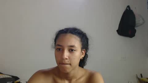 Snapshot of ley_blus1 chatting on February 10, 2025, 6:35 pm lolita online show from February 10, 2025, 6:35 pm