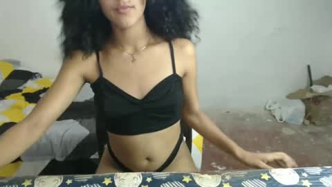 Snapshot of ley_blus1 chatting on February 25, 2025, 5:36 pm lolita online show from February 25, 2025, 5:36 pm