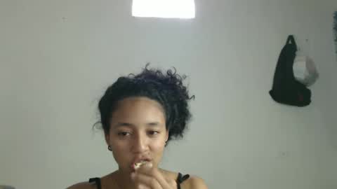 Snapshot of ley_blus1 chatting on February 25, 2025, 8:51 pm lolita online show from February 25, 2025, 8:51 pm