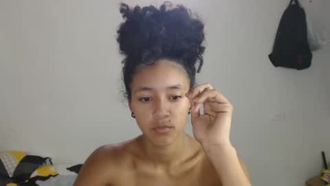 Snapshot of ley_blus1 chatting on March 7, 2025, 1:40 pm lolita online show from March 7, 2025, 1:40 pm