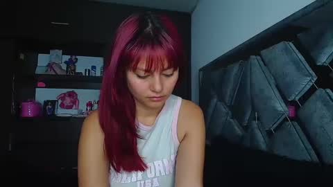 Leydy  online show from September 15, 2025, 12:21 am