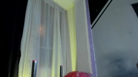 Snapshot of leyla_collins chatting on January 24, 2025, 8:55 am online show from January 24, 2025, 8:55 am