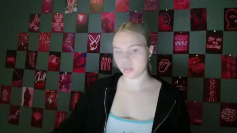 Snapshot of leyla_le chatting on September 20, 2025, 5:52 am Leyla online show from September 20, 2025, 5:52 am