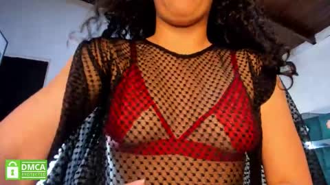 Snapshot of leyla_moon_1 chatting on January 15, 2026, 5:01 am leyla_moon_1 online show from January 15, 2026, 5:01 am